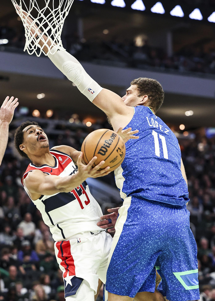 奇才碾压雄鹿，拉文一己之力扛起全队