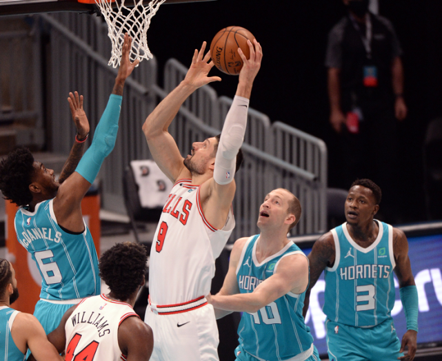 火箭险胜国王，拉文高光表现的简单介绍