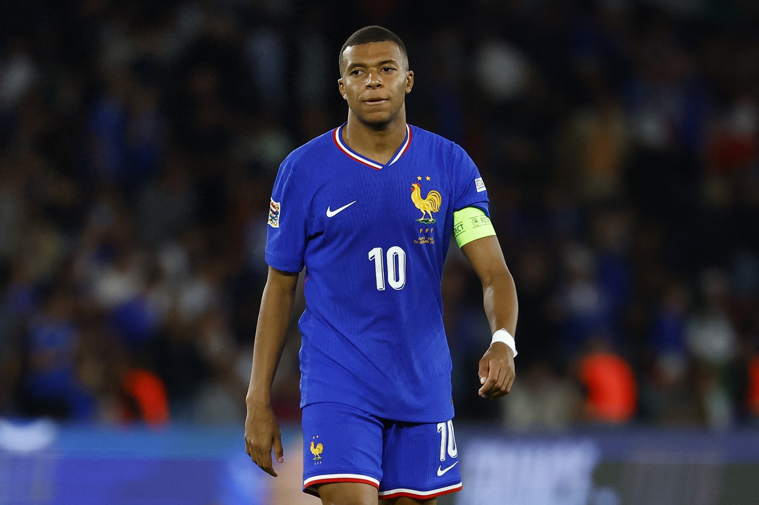 勒沃库森翻盘拜仁,姆巴佩惊艳四座 勒沃库森翻盘拜仁,姆巴佩惊艳四座