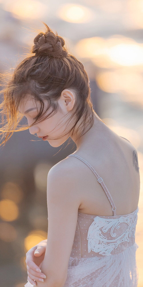 当丹麦童话遭遇太极虎，一支羽毛笔如何改写现代体育寓言