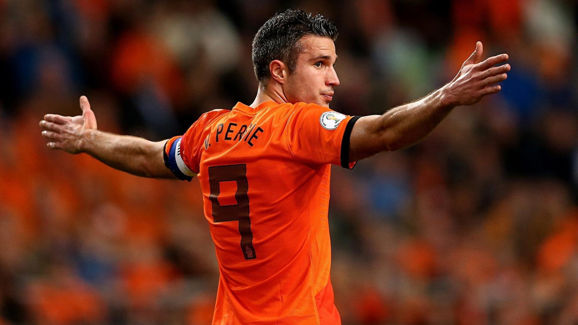 暗夜行军与美学风暴，当团队奇迹遇见个人艺术