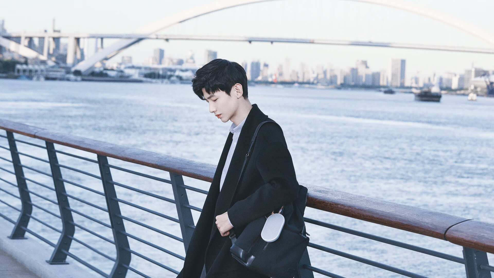 唯一性镌刻于CBA季前赛历史，当广东队对阵奇才，哈登的巨星光环全开