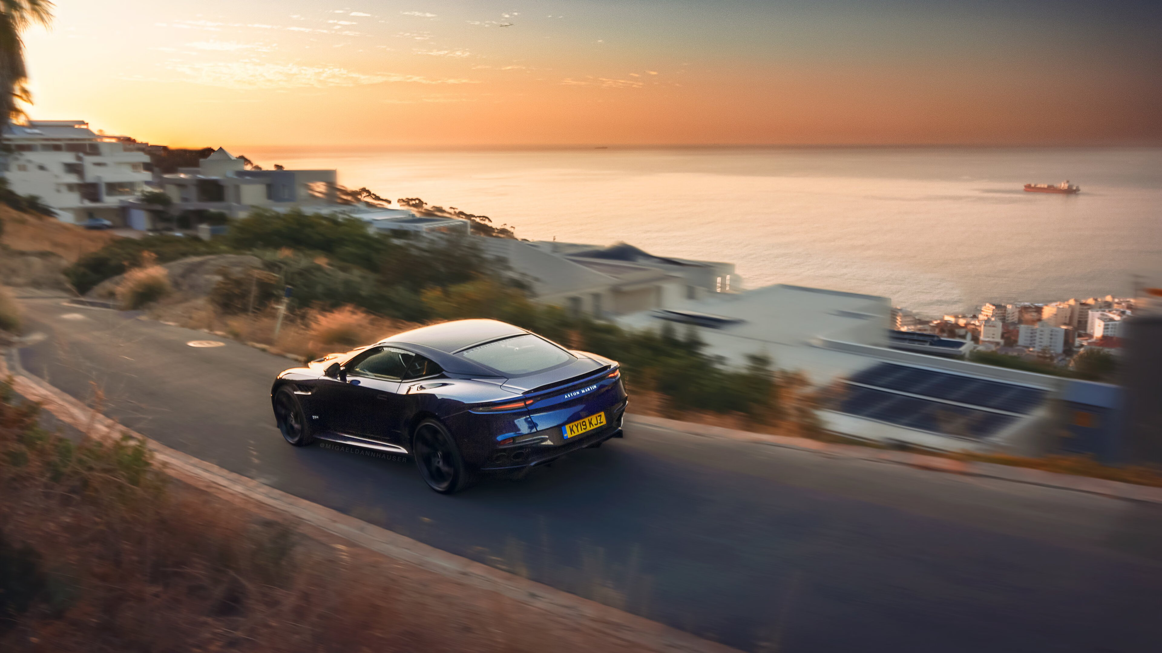 当俱乐部的激情遭遇国家的荣耀，红白之魂跨越洲际闪耀