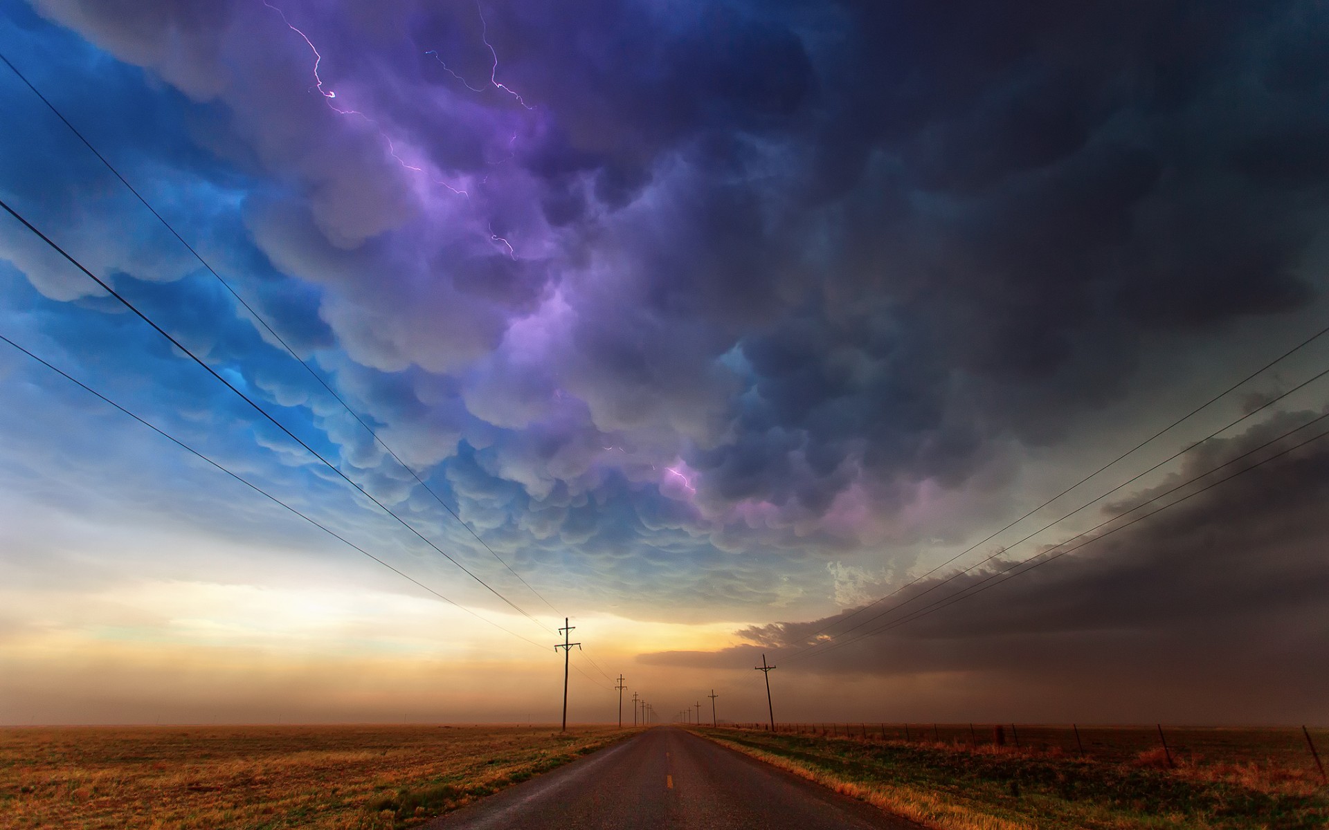 闪电风暴席卷F组，比利时红魔狂飙突进，加维引领快速反击击溃泰国